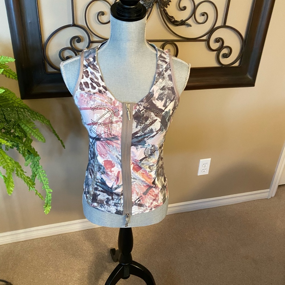 Unique top from the European Designer Airfield